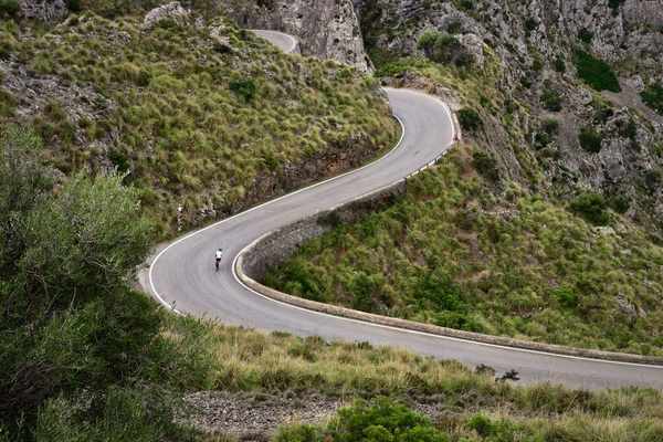 how to climb hills on a road bike